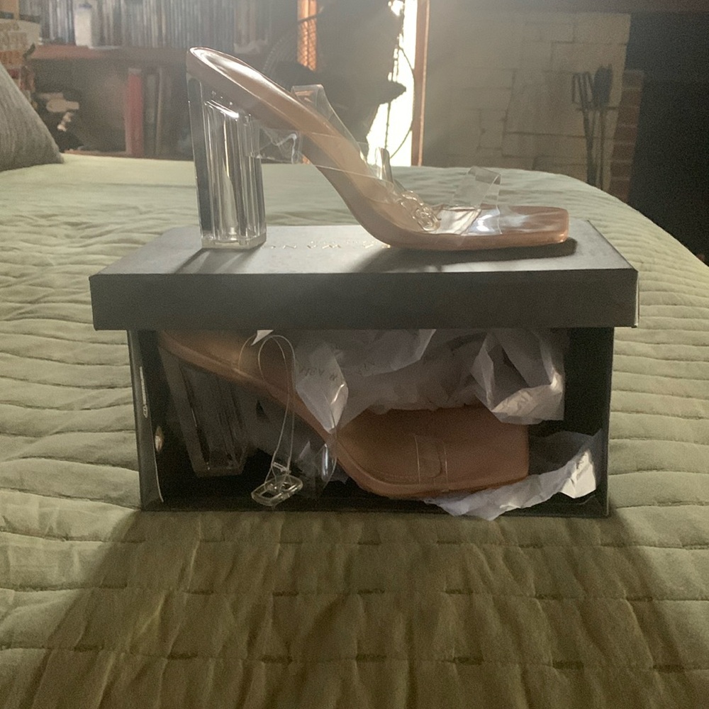 Azalea Wang felicity nude heels size 8.5